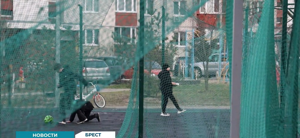 Футбольная площадка на Вульке в Бресте. Скриншот видео