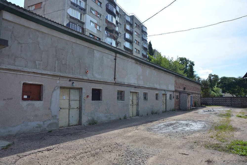 Старое складское помещение на улице Менжинского в Бресте