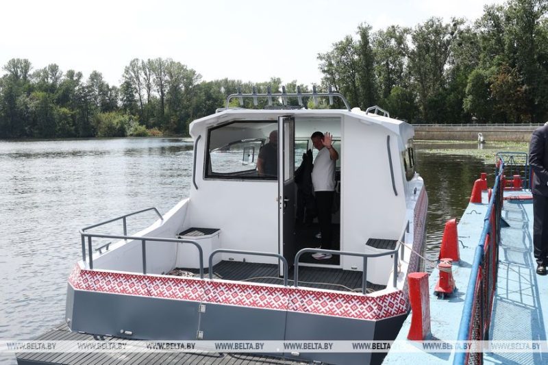 Первый прогулочный катер в Беларуси